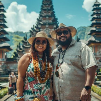 portrait-overweight-couple-traveling-world-together